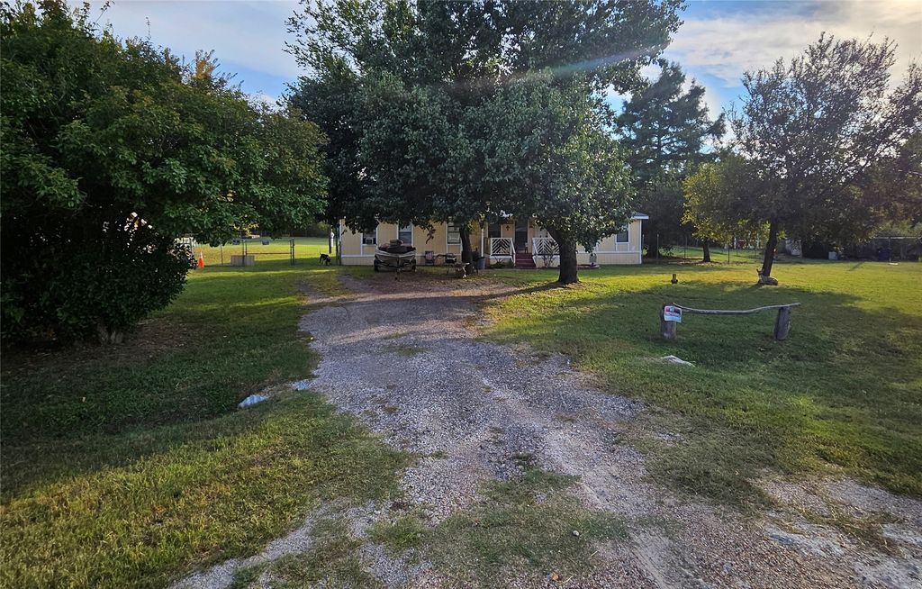 1908 Lariat Lane, Burleson, TX 76028