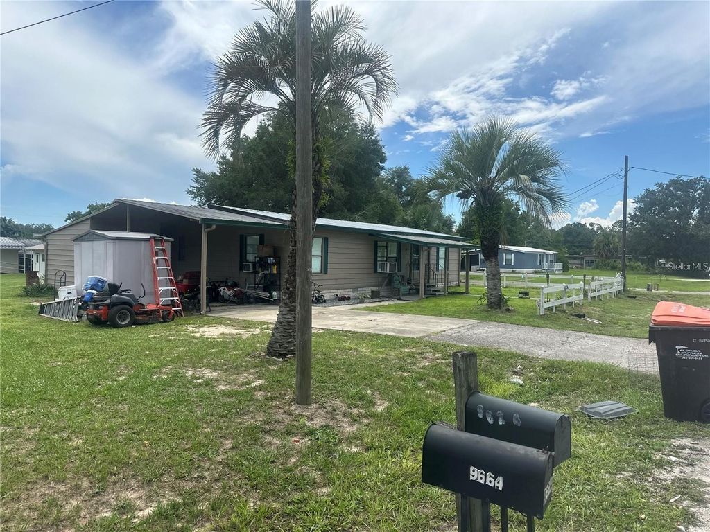 Image 3 of property listing at 9624 SE 161ST STREET, Summerfield, FL 34491