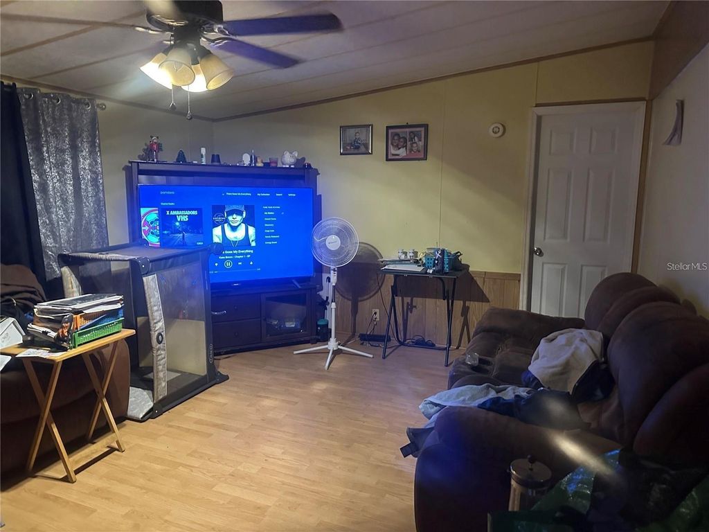 Image 8 of property listing at 9624 SE 161ST STREET, Summerfield, FL 34491