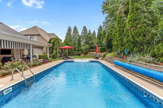 115 N Country Club Dr, Hendersonville, TN 37075