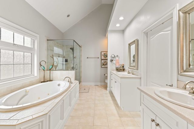 115 N Country Club Dr, Hendersonville, TN 37075