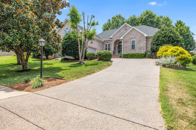 115 N Country Club Dr, Hendersonville, TN 37075