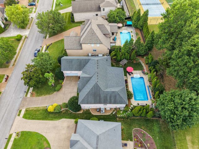 115 N Country Club Dr, Hendersonville, TN 37075