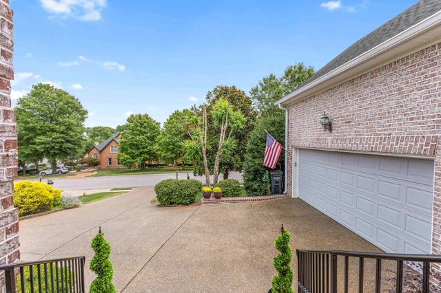 115 N Country Club Dr, Hendersonville, TN 37075