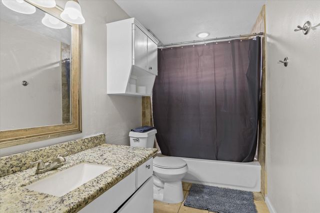 371 Somerset Court, Alvin, TX 77511