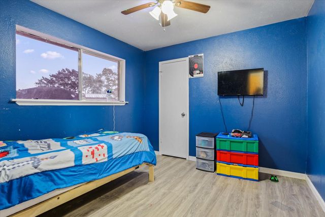 371 Somerset Court, Alvin, TX 77511