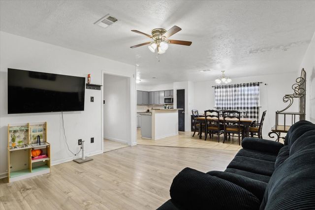 371 Somerset Court, Alvin, TX 77511