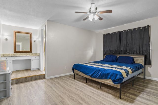 371 Somerset Court, Alvin, TX 77511