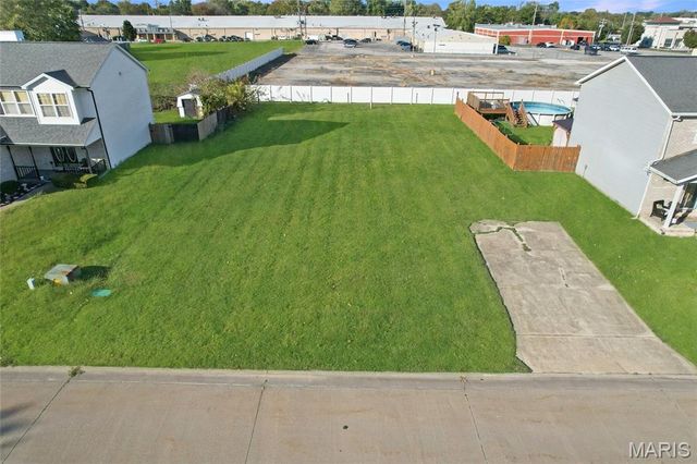 204 Pamona Drive, Fairview Heights, IL 62208