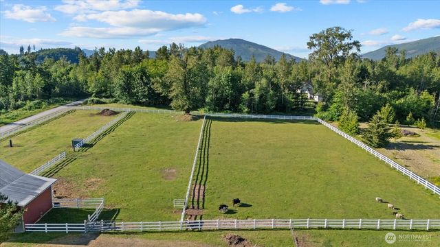 22285 Cully Road, Sedro Woolley, WA 98284
