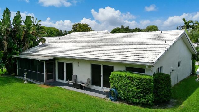 5667 Cameo Drive N, Boca Raton, FL 33433