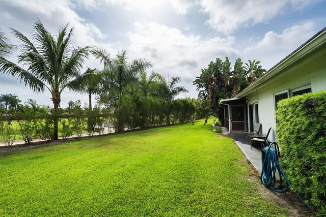5667 Cameo Drive N, Boca Raton, FL 33433