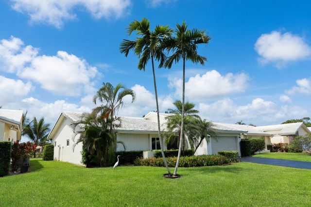 5667 Cameo Drive N, Boca Raton, FL 33433