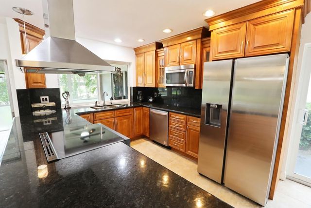 5667 Cameo Drive N, Boca Raton, FL 33433