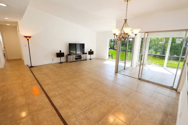 5667 Cameo Drive N, Boca Raton, FL 33433