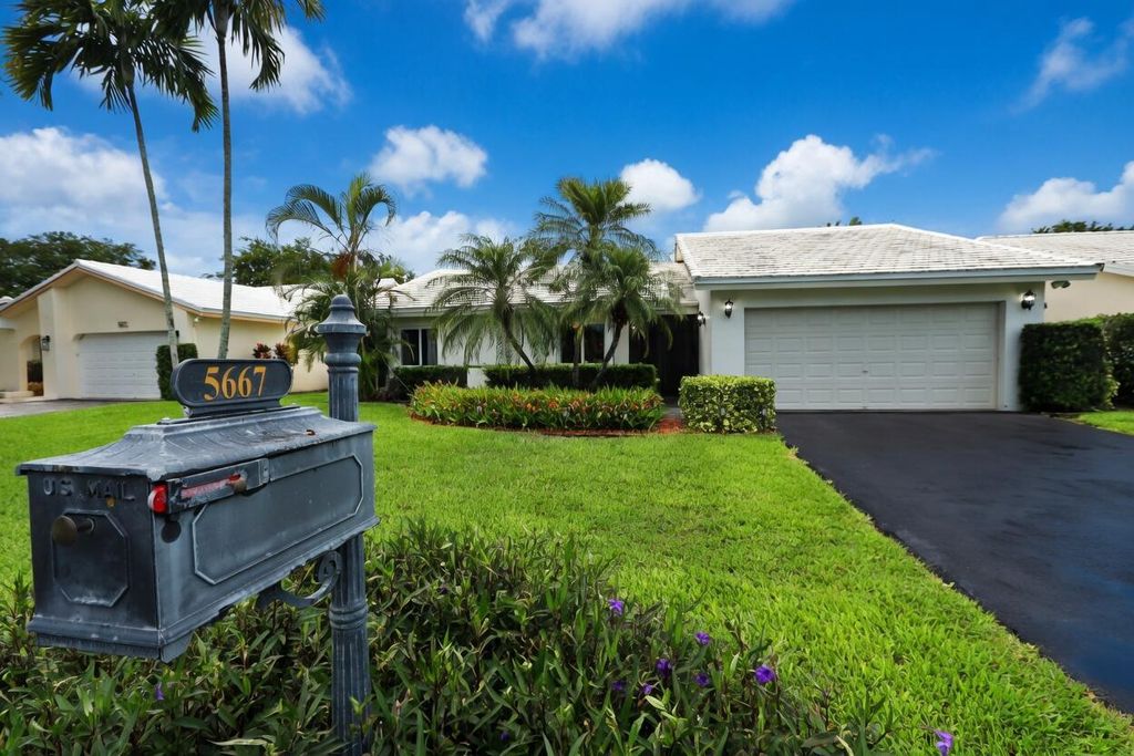 5667 Cameo Drive N, Boca Raton, FL 33433