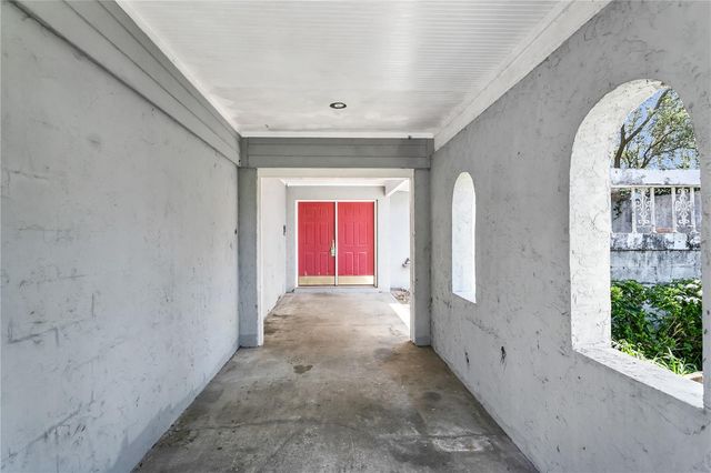 6734 TWELVE OAKS BOULEVARD, Tampa, FL 33634