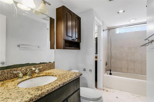 6734 TWELVE OAKS BOULEVARD, Tampa, FL 33634