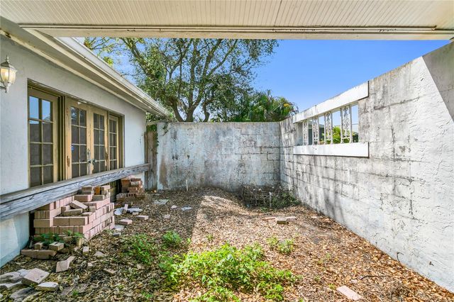 6734 TWELVE OAKS BOULEVARD, Tampa, FL 33634