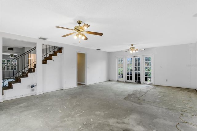 6734 TWELVE OAKS BOULEVARD, Tampa, FL 33634