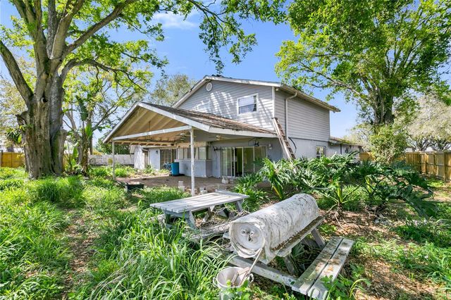 6734 TWELVE OAKS BOULEVARD, Tampa, FL 33634