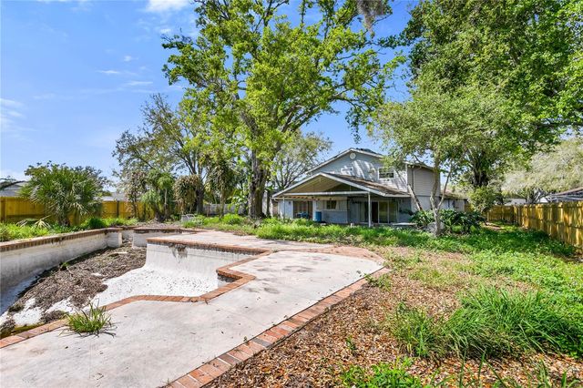 6734 TWELVE OAKS BOULEVARD, Tampa, FL 33634