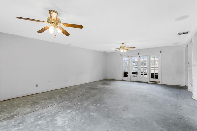 6734 TWELVE OAKS BOULEVARD, Tampa, FL 33634