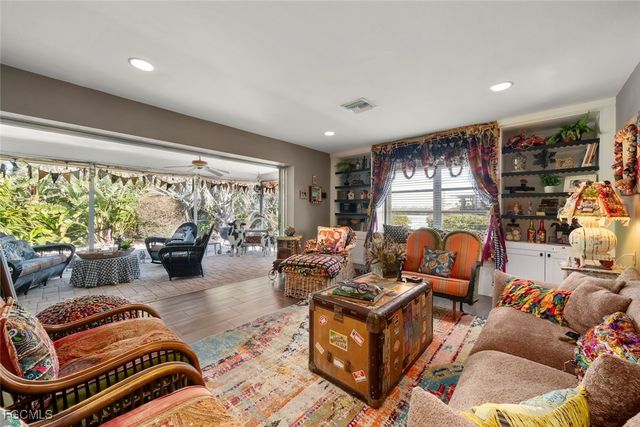 6076 Castaways LN, Sanibel, FL 33957