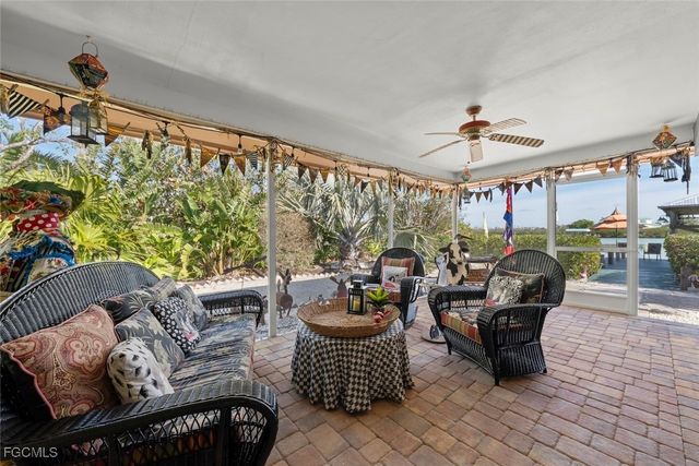 6076 Castaways LN, Sanibel, FL 33957