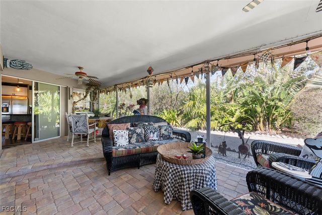 6076 Castaways LN, Sanibel, FL 33957