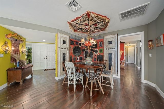 6076 Castaways LN, Sanibel, FL 33957