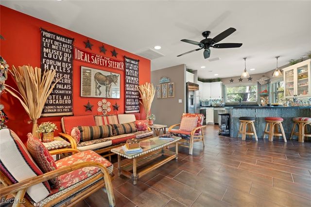 6076 Castaways LN, Sanibel, FL 33957