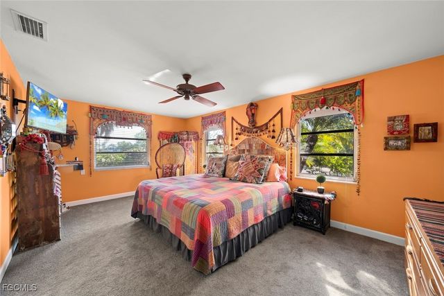 6076 Castaways LN, Sanibel, FL 33957