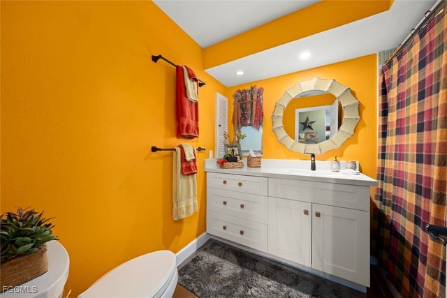 6076 Castaways LN, Sanibel, FL 33957