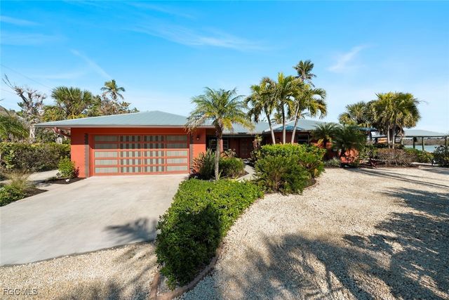 6076 Castaways LN, Sanibel, FL 33957