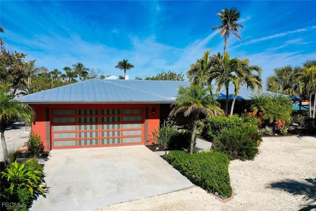 6076 Castaways LN, Sanibel, FL 33957