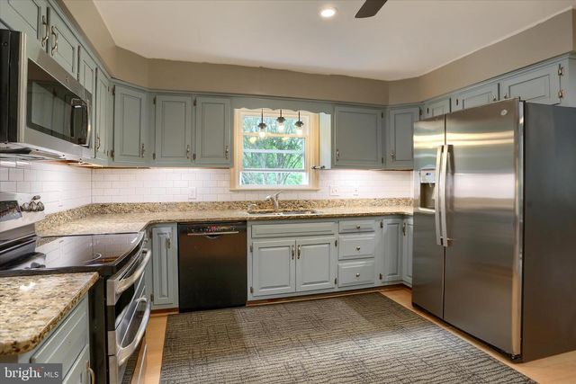 1700 FAIRMONT DRIVE, Mechanicsburg, PA 17055