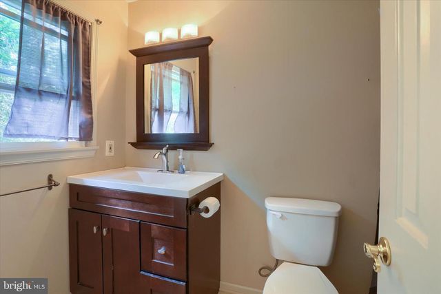1700 FAIRMONT DRIVE, Mechanicsburg, PA 17055