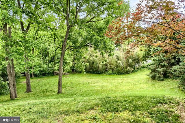 1700 FAIRMONT DRIVE, Mechanicsburg, PA 17055
