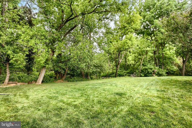 1700 FAIRMONT DRIVE, Mechanicsburg, PA 17055