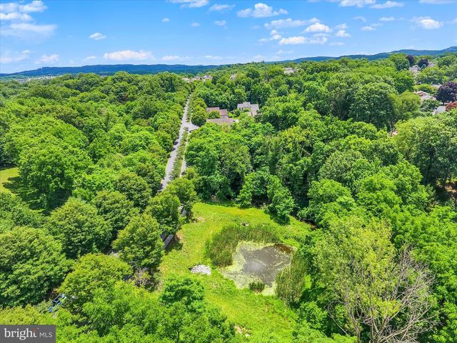 1700 FAIRMONT DRIVE, Mechanicsburg, PA 17055