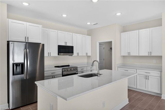 1902 NW 19th AVE, Cape Coral, FL 33993