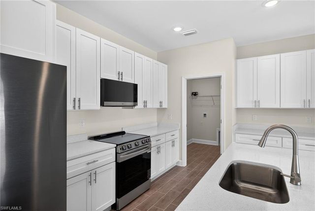 1902 NW 19th AVE, Cape Coral, FL 33993