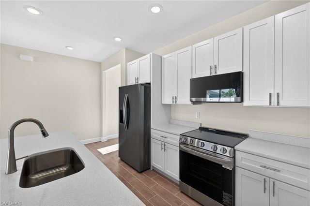 1902 NW 19th AVE, Cape Coral, FL 33993
