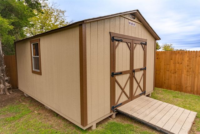 445 Hillstone Drive, Midlothian, TX 76065