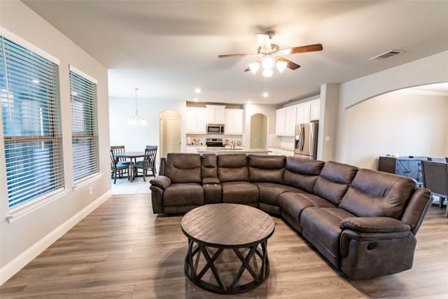 445 Hillstone Drive, Midlothian, TX 76065