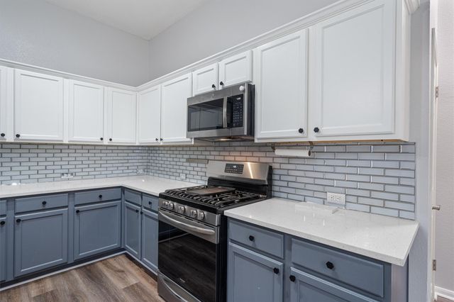 153 Hickory LN, Georgetown, TX 78633