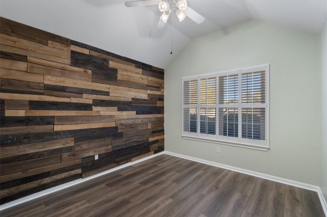 153 Hickory LN, Georgetown, TX 78633