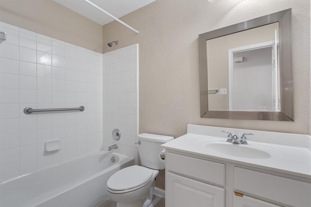 153 Hickory LN, Georgetown, TX 78633