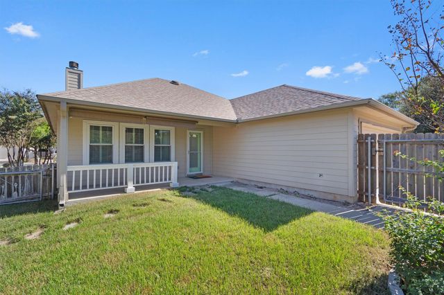 153 Hickory LN, Georgetown, TX 78633